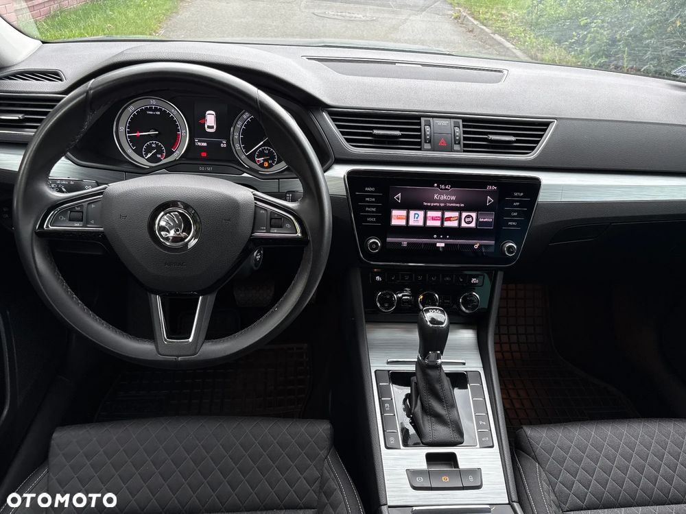 Skoda Superb 2.0 TDI SCR Ambition DSG - 14