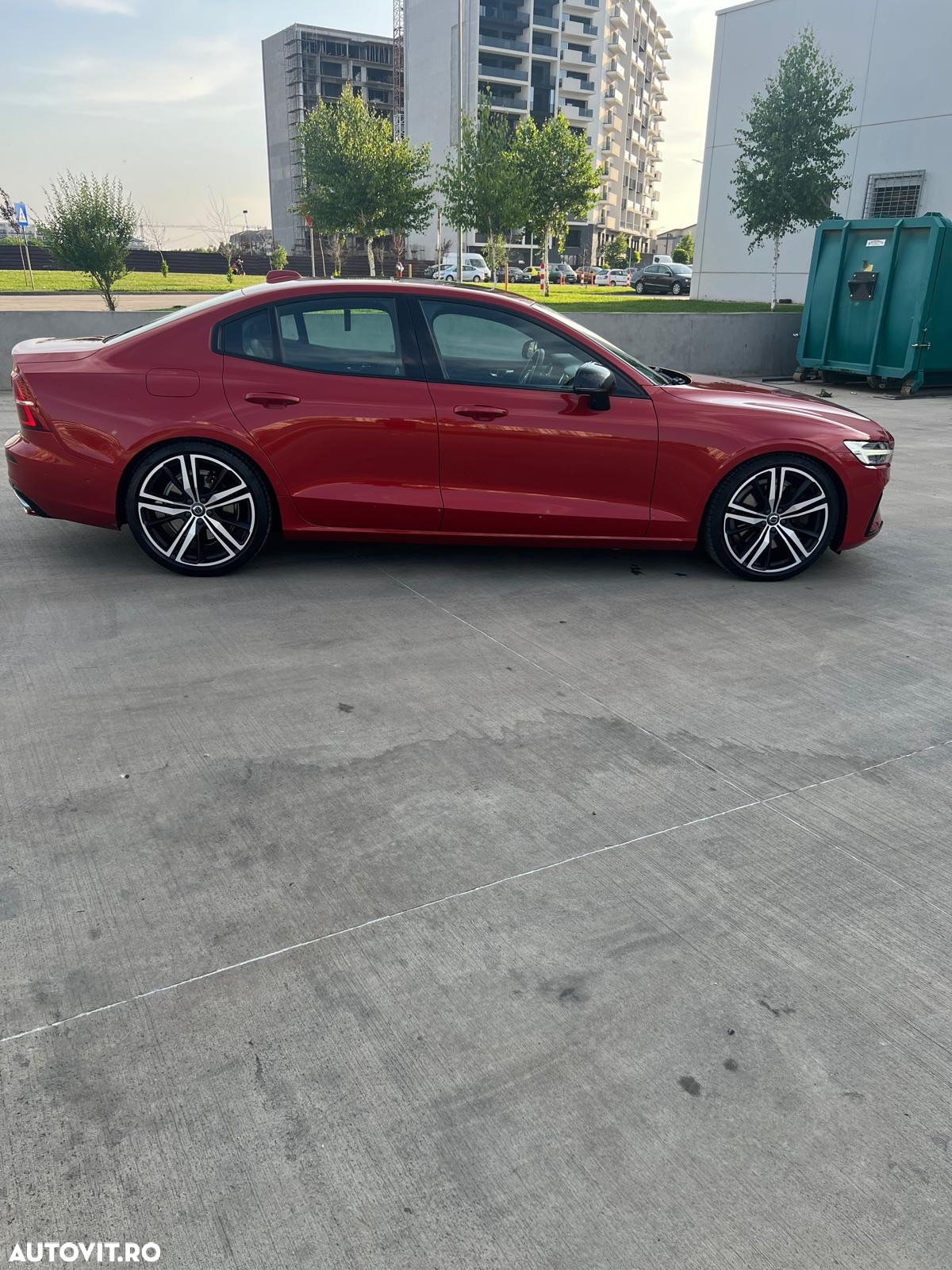 Volvo S60 T5 R-Design - 4