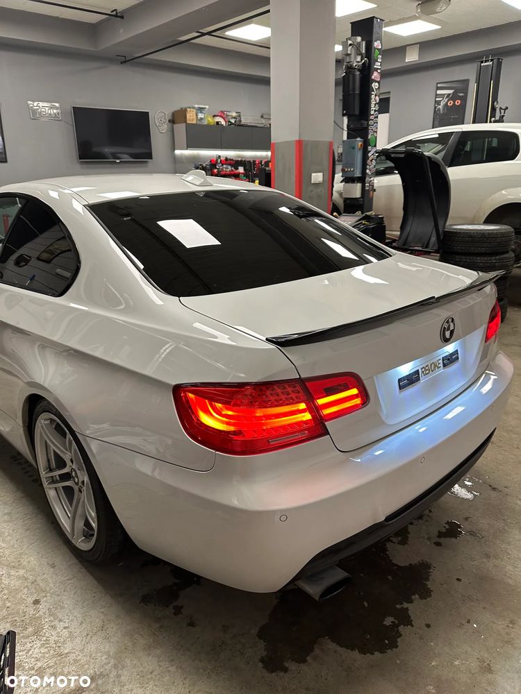 BMW Seria 3 320d DPF M Sport Edition - 9