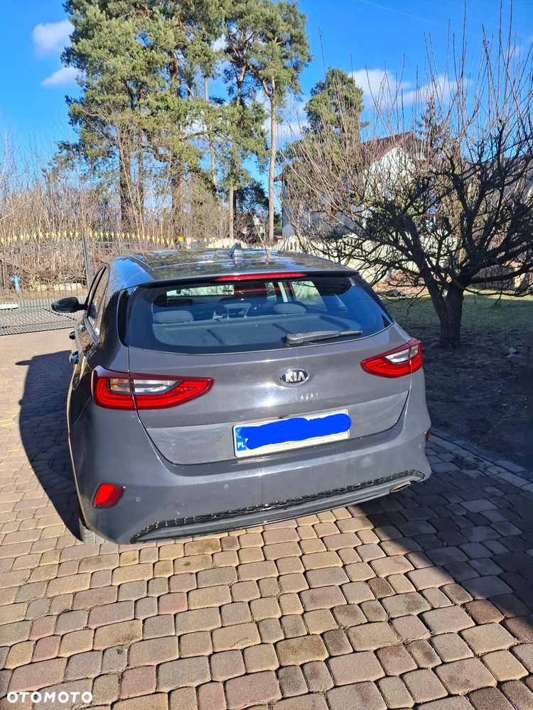 Kia Ceed - 10