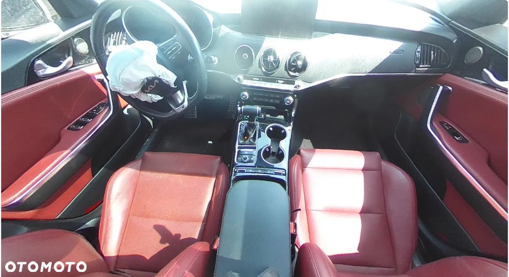 Kia Stinger - 2