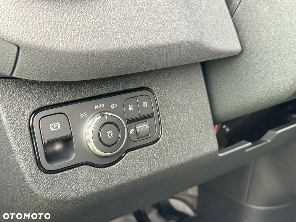 Mercedes-Benz Sprinter - 32