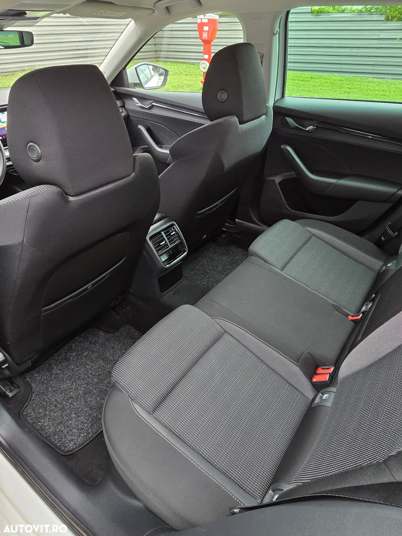 Skoda Octavia 2.0 TDI DSG First Edition - 7