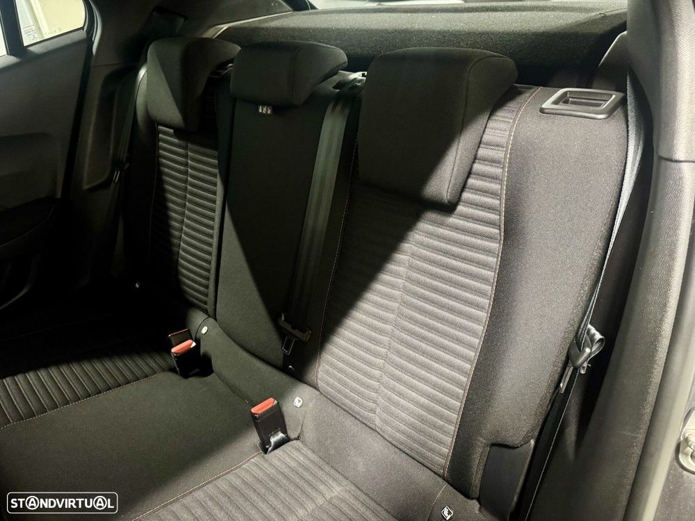 Peugeot 2008 1.2 PureTech Active Pack - 28