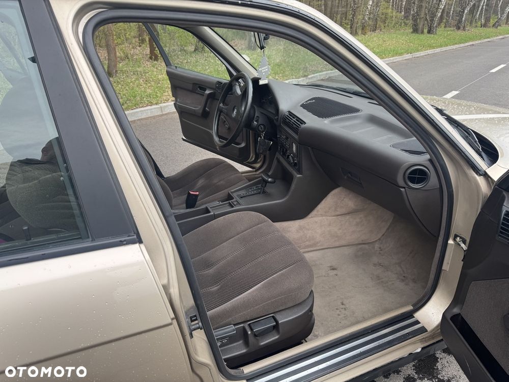BMW Seria 5 520i - 12