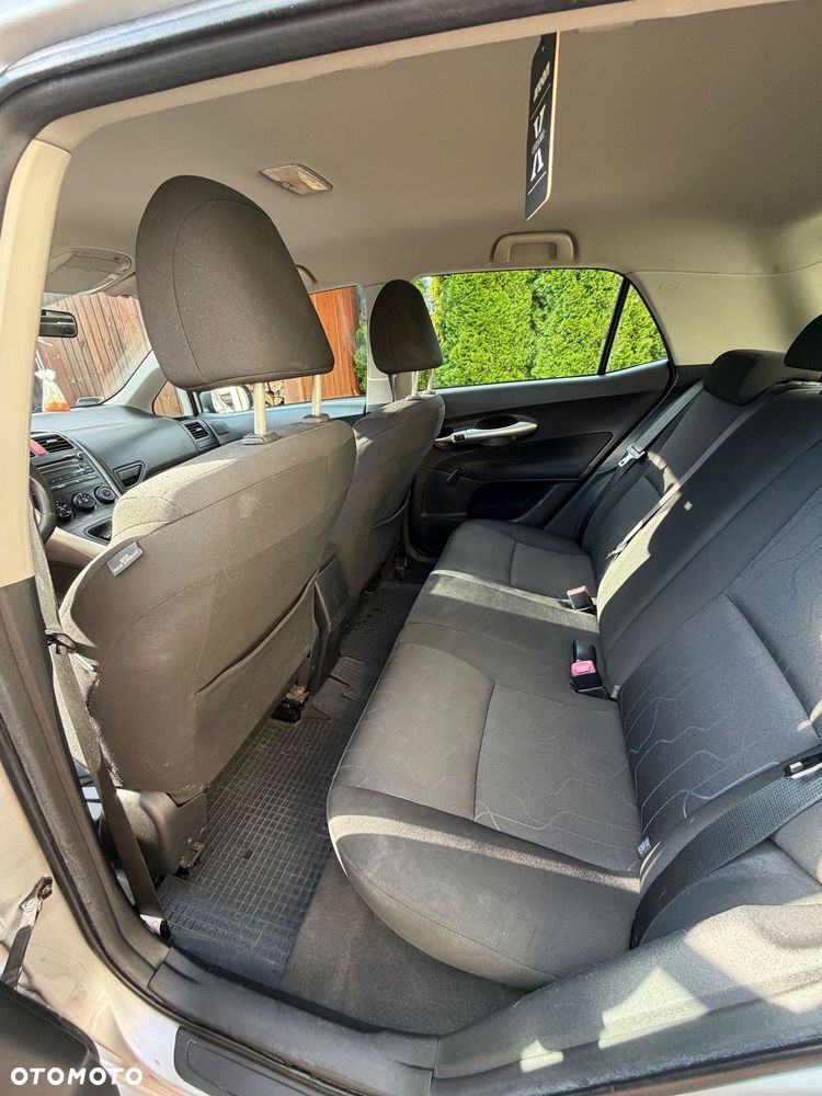 Toyota Auris 1.6 Terra - 8