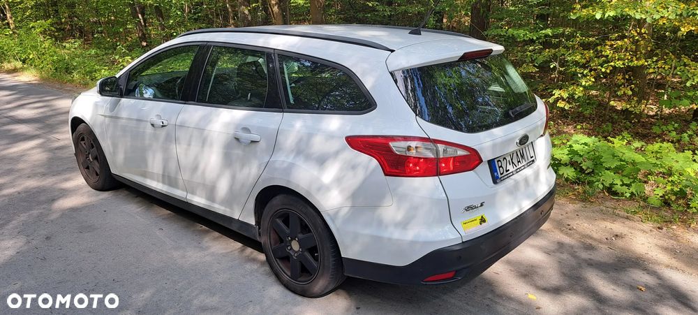 Ford Focus 1.0 EcoBoost Ambiente - 3