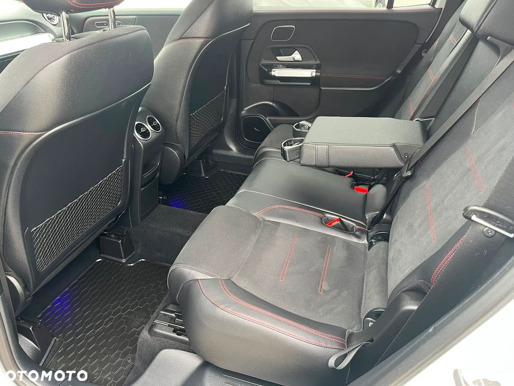 Mercedes-Benz GLB 250 4-Matic 8G-DCT - 15