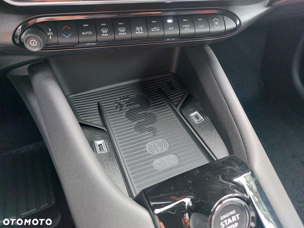 Alfa Romeo Junior 1.2 mHEV Ibrida eDCT - 23