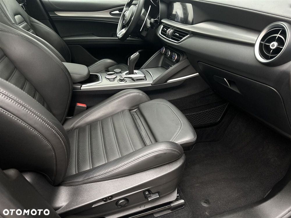 Alfa Romeo Stelvio 2.0 Turbo Veloce Q4 - 8