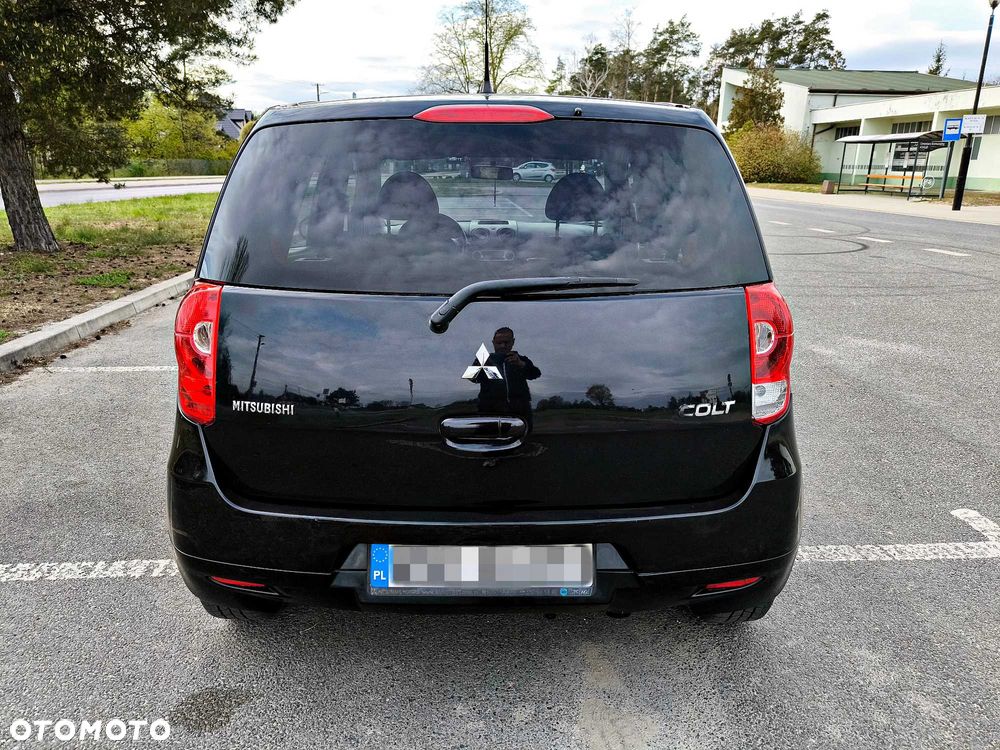 Mitsubishi Colt - 8