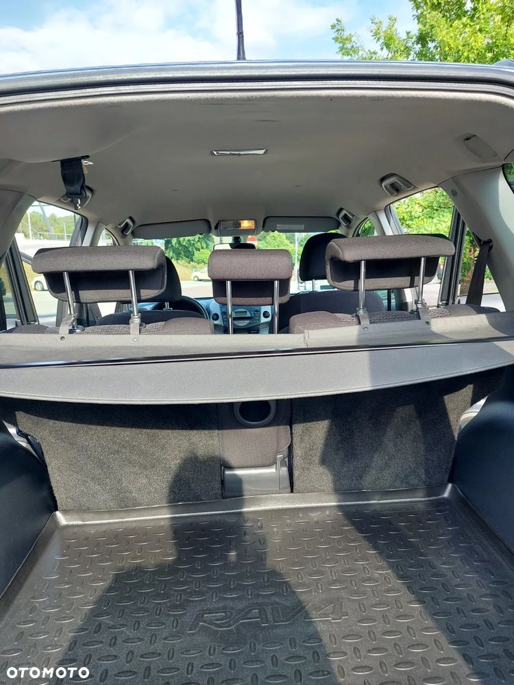 Toyota RAV4 - 15