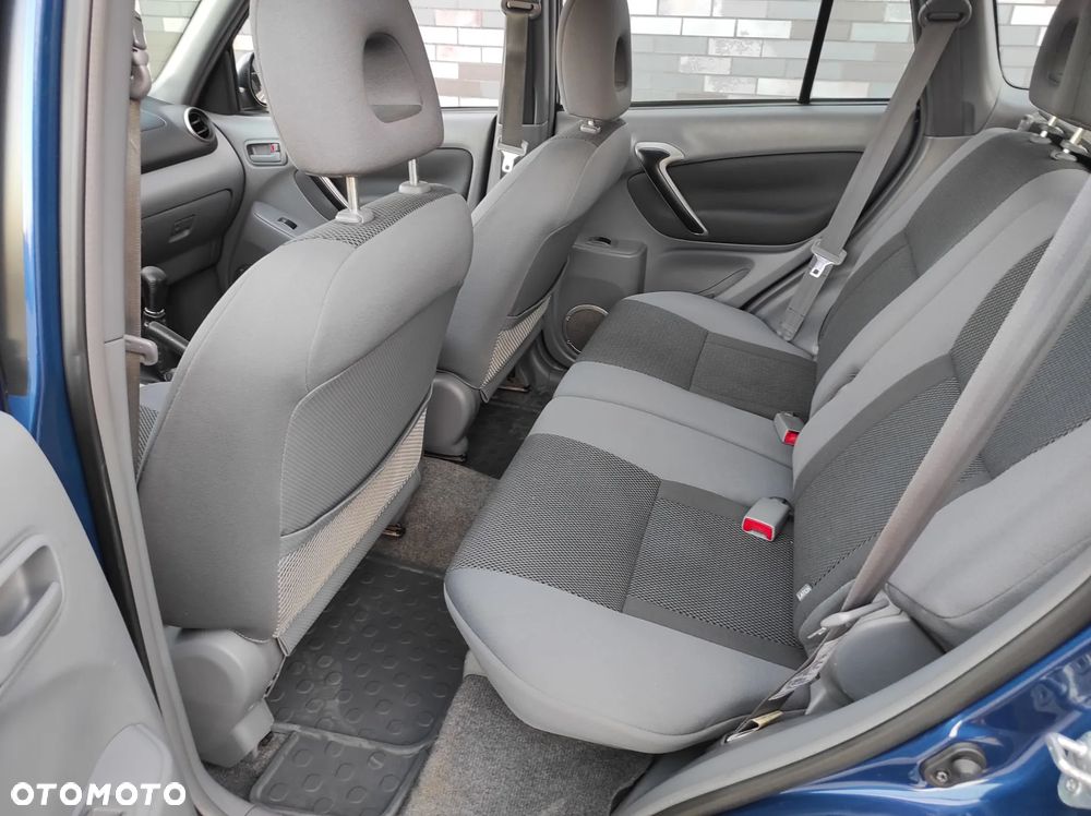 Toyota RAV4 2.0 VVT-i 4x4 - 14