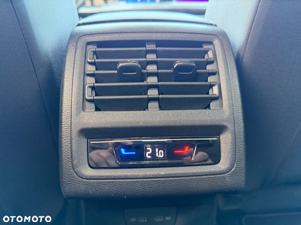 Volkswagen Golf 1.5 TSI EVO Style - 35