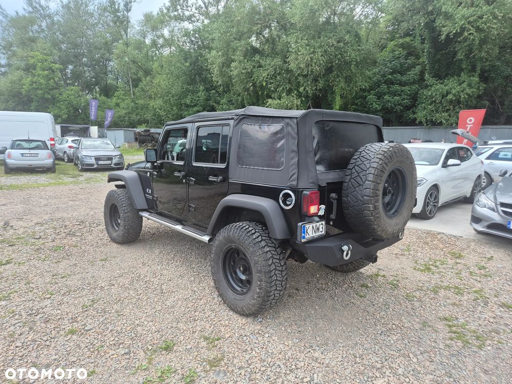Jeep Wrangler Unlimited 3.8 Sport - 5