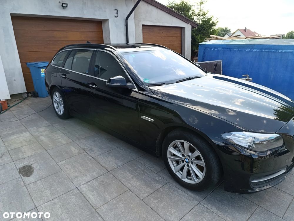 BMW Seria 5 528i xDrive - 7