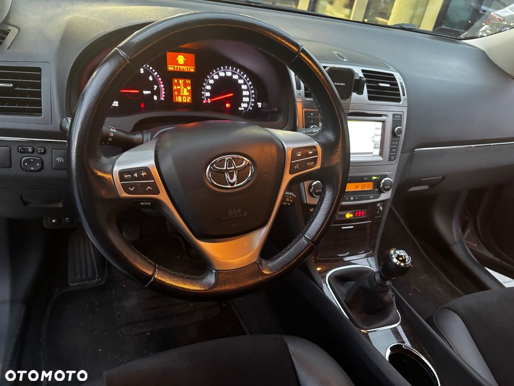 Toyota Avensis - 10