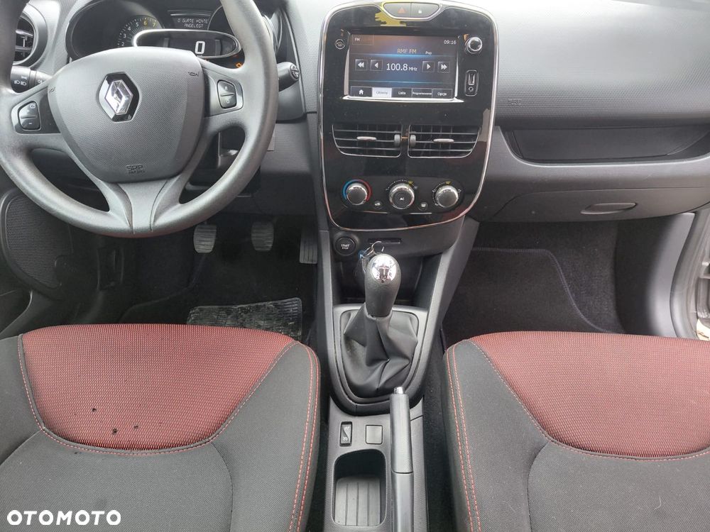 Renault Clio 1.2 16V 75 LIMITED - 6