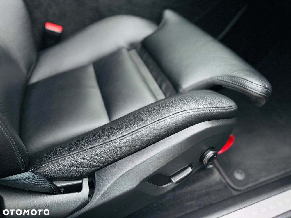 Volvo XC 60 D4 Geartronic Momentum Pro - 37