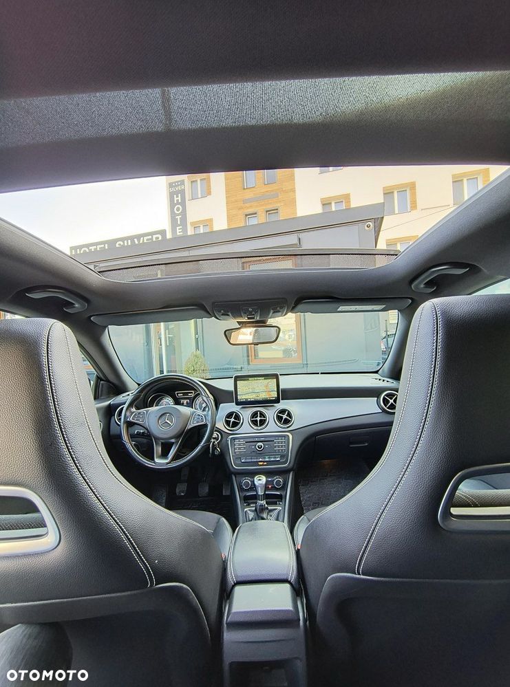 Mercedes-Benz CLA 180 Peak Edition - 15