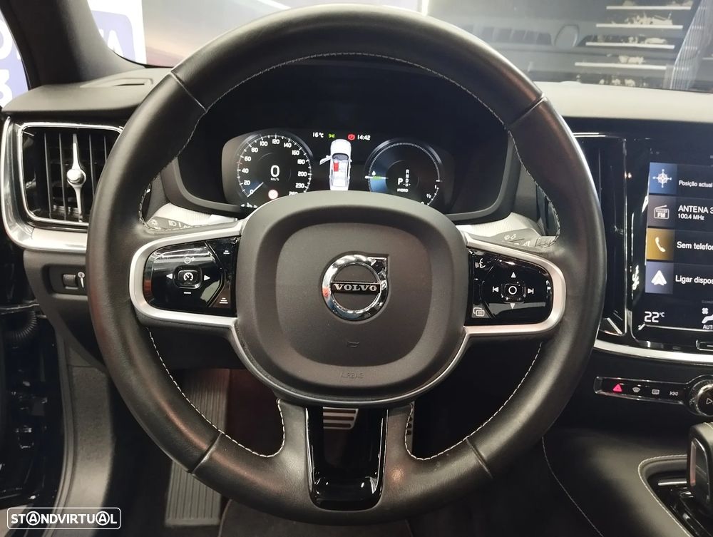 Volvo S60 2.0 T8 PHEV R-Design AWD - 19