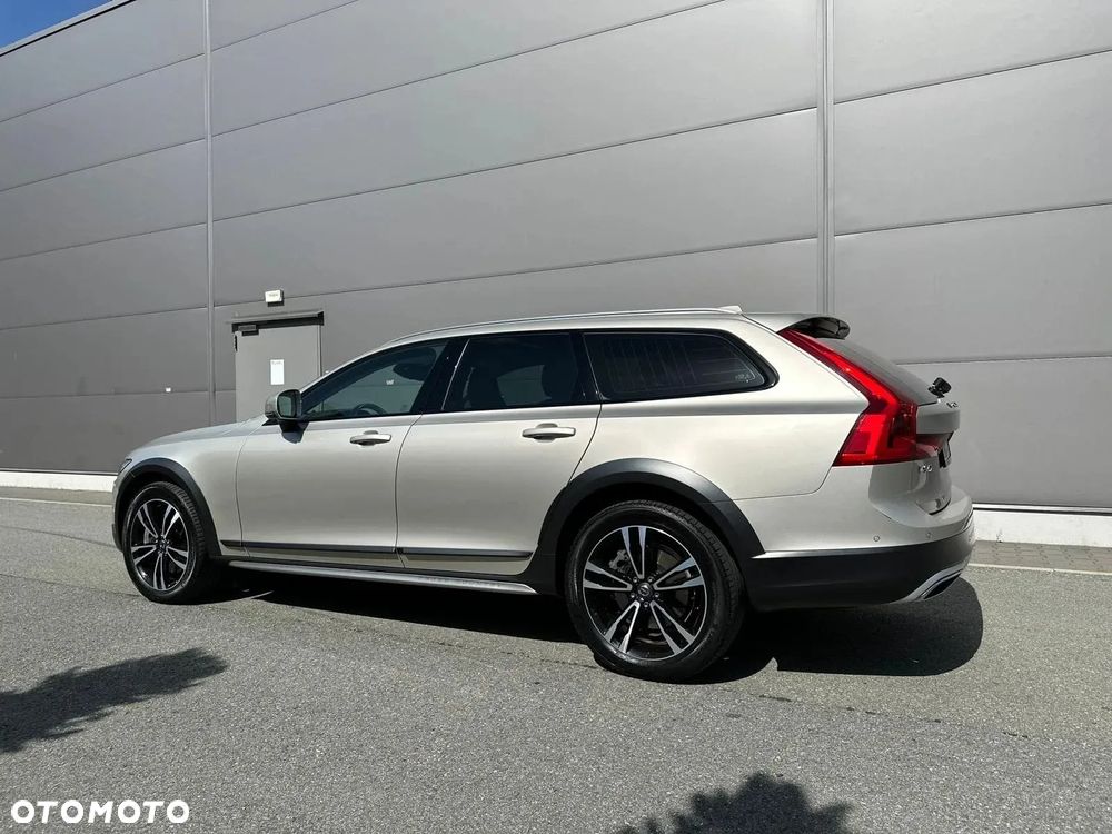 Volvo V90 - 2