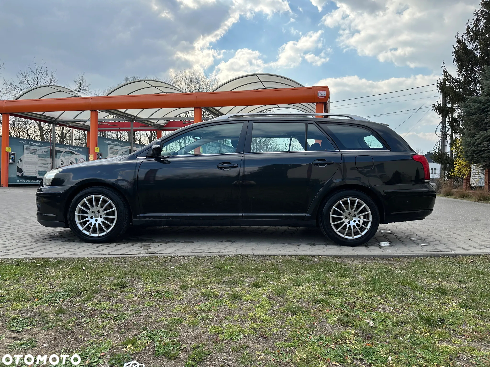Toyota Avensis - 8