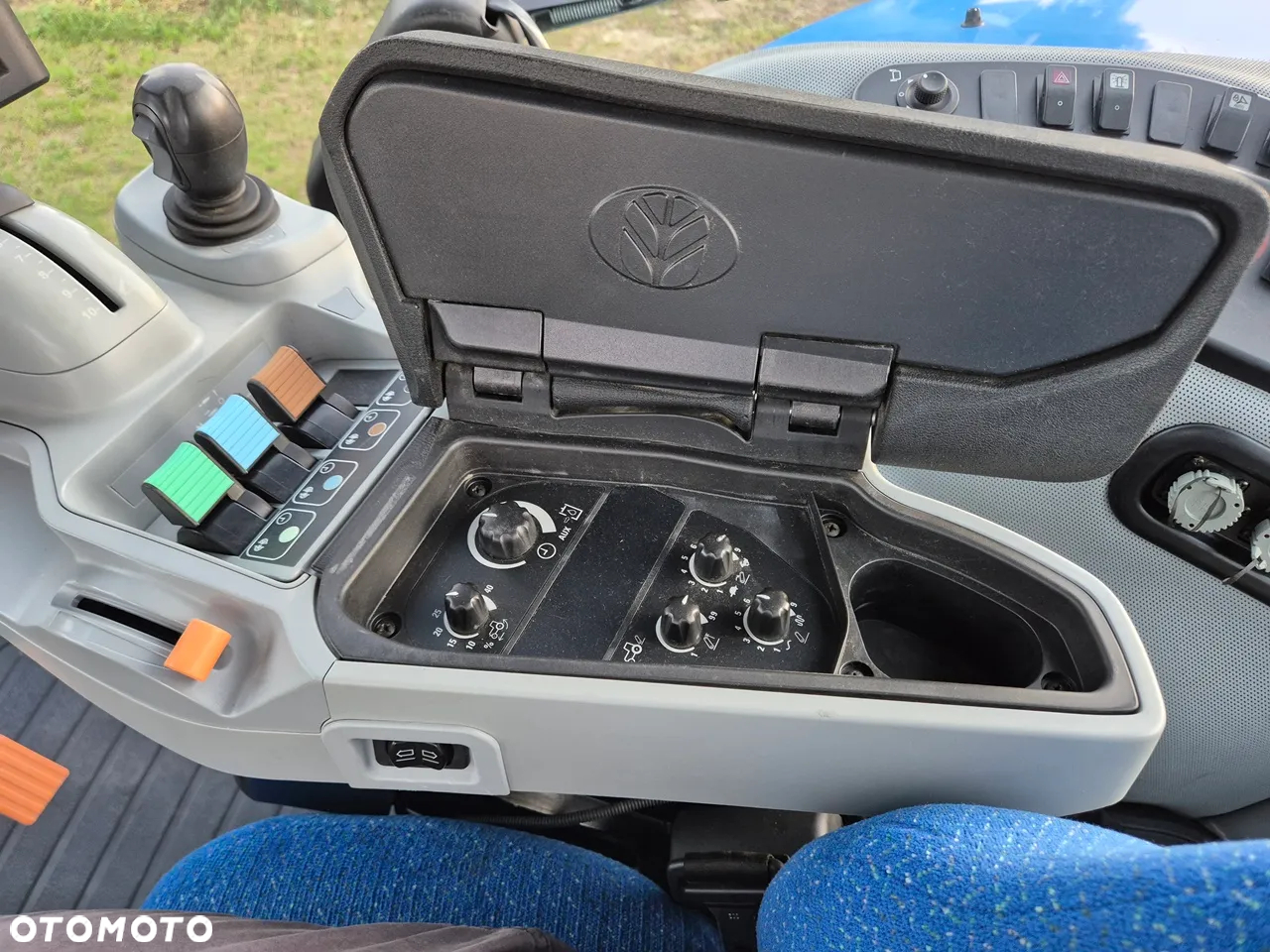New Holland T8-300 BARDZO ŁADNY Duży traktor GPS - 28