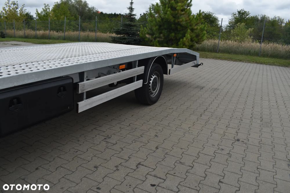 Mercedes-Benz Sprinter - 13