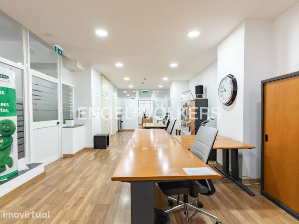 Escritorio para arrendar no Bairro de Santa Cruz de Benfica! - Grande imagem: 3/27