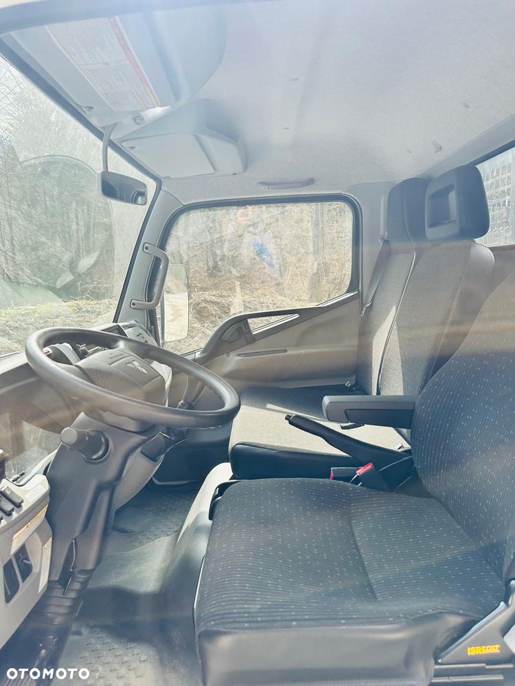 Mitsubishi Fuso - 14