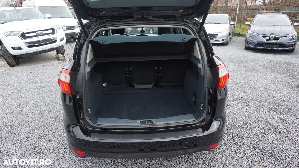 Ford C-Max - 11