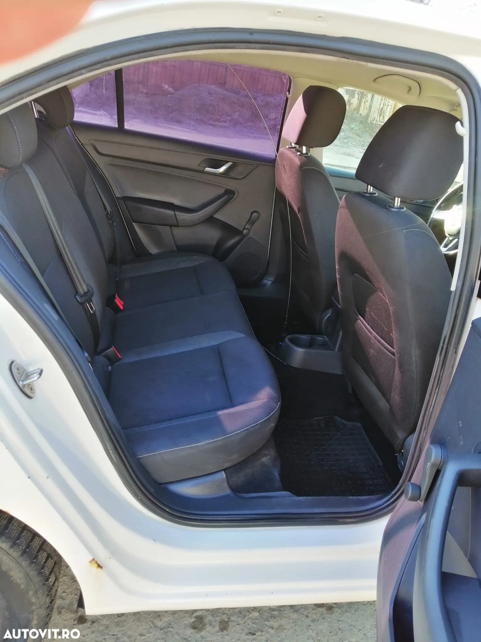 Skoda RAPID 1.6 TDI Active - 8