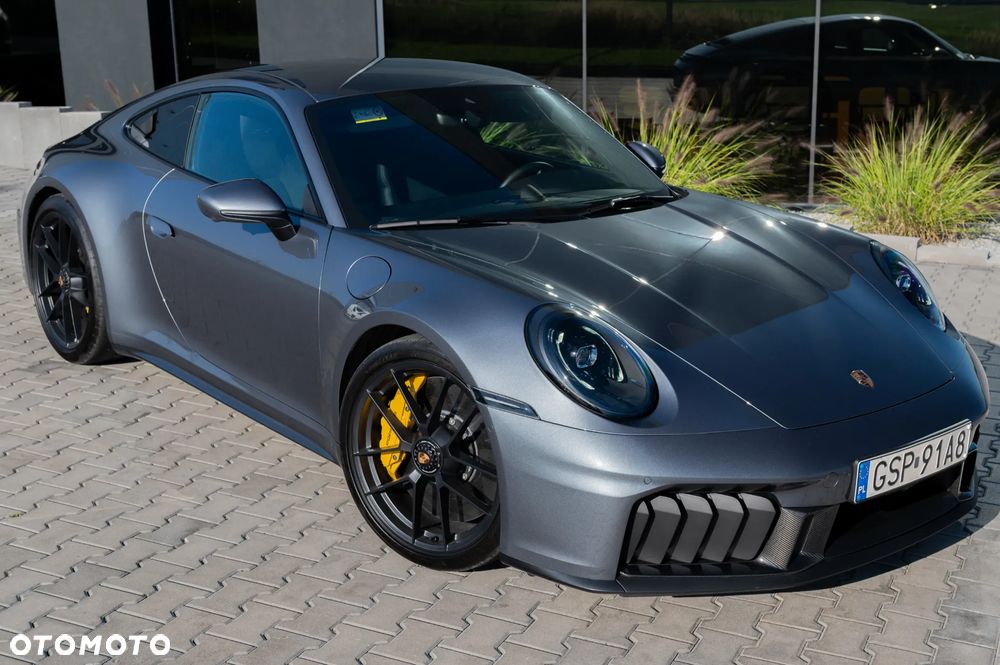 Porsche 911 Carrera T-Hybrid 4 GTS - 2