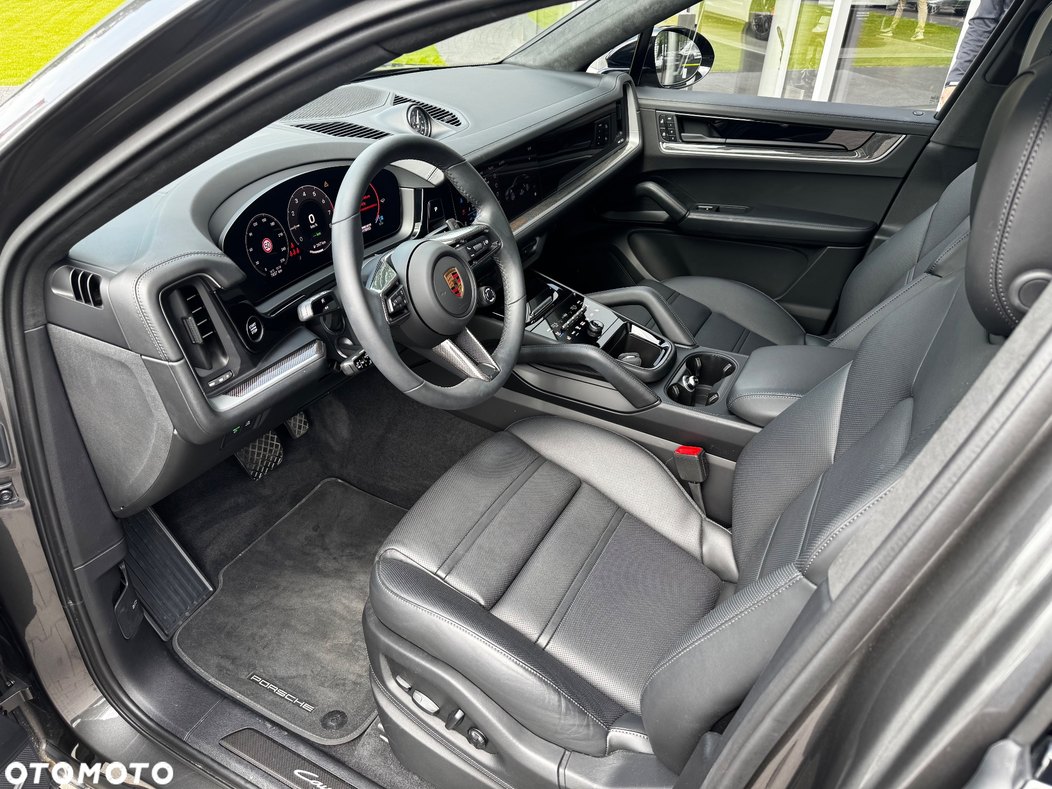 Porsche Cayenne Coupe E-Hybrid PHEV - 16