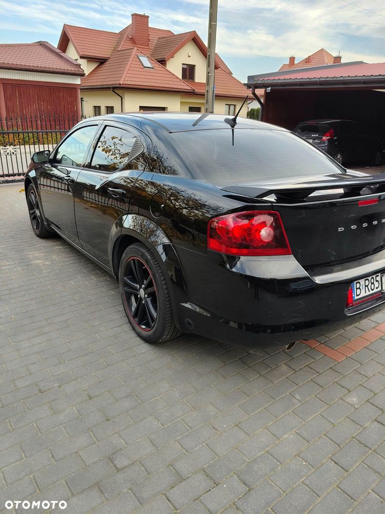 Dodge Avenger - 4