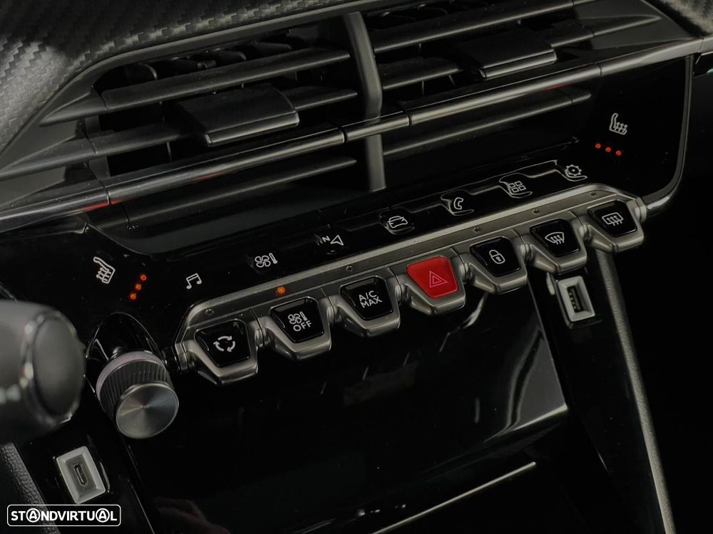 Peugeot 2008 1.2 PureTech Allure EAT8 - 21