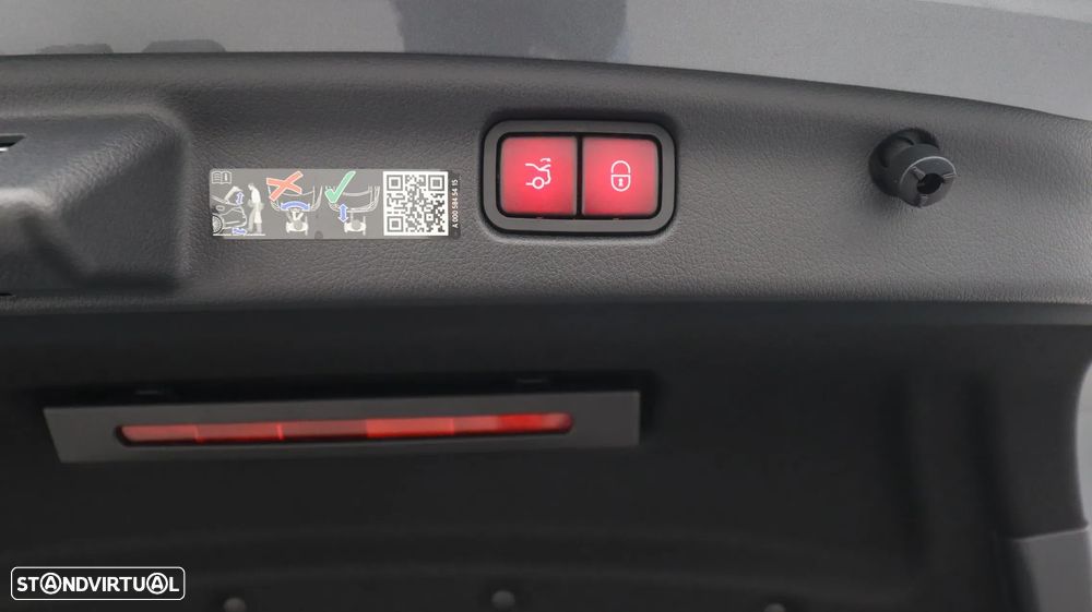 Mercedes-Benz C 300 de AMG Line - 32