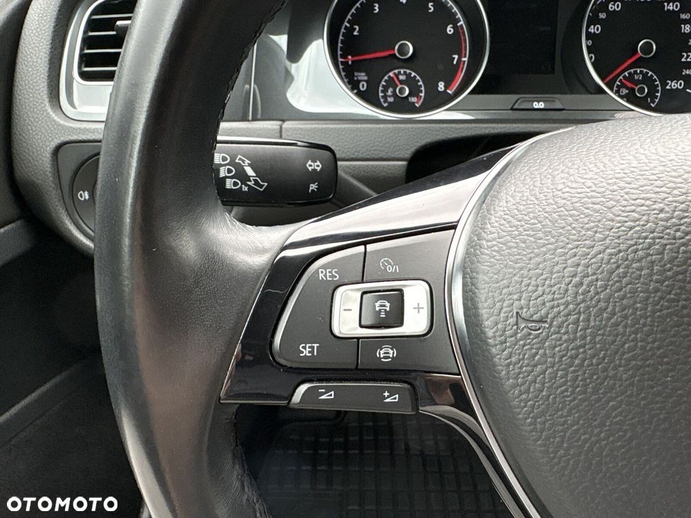 Volkswagen Golf 1.5 TSI BMT Comfortline - 14