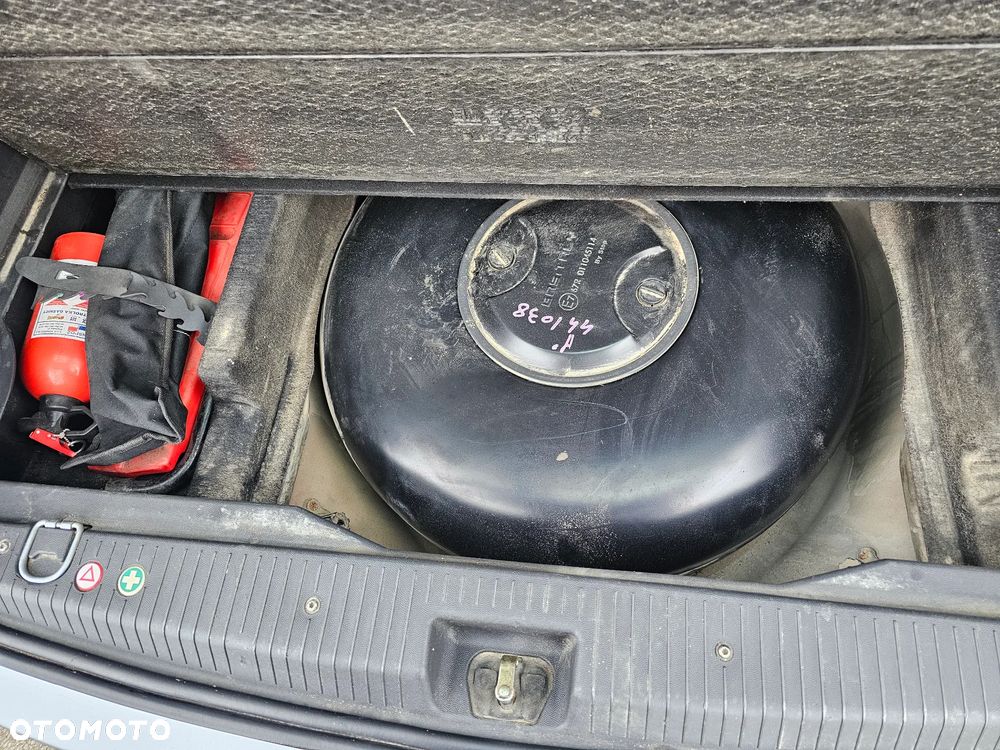 Opel Meriva 1.6 16V (Essentia) - 28