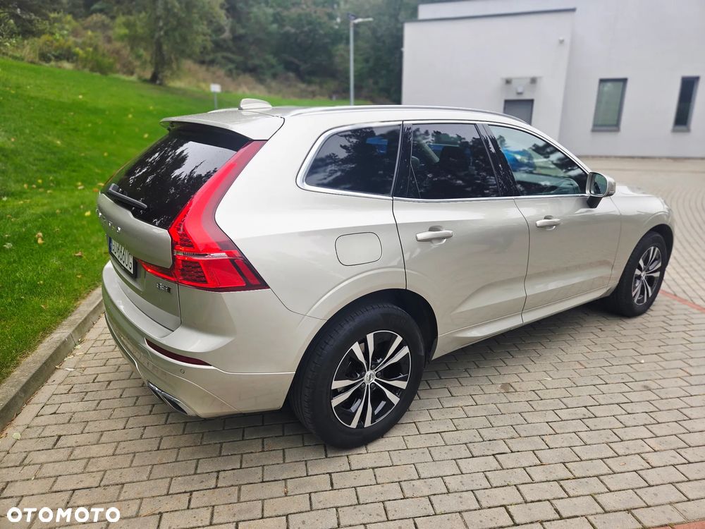 Volvo XC 60 B5 B AWD Momentum Pro - 3