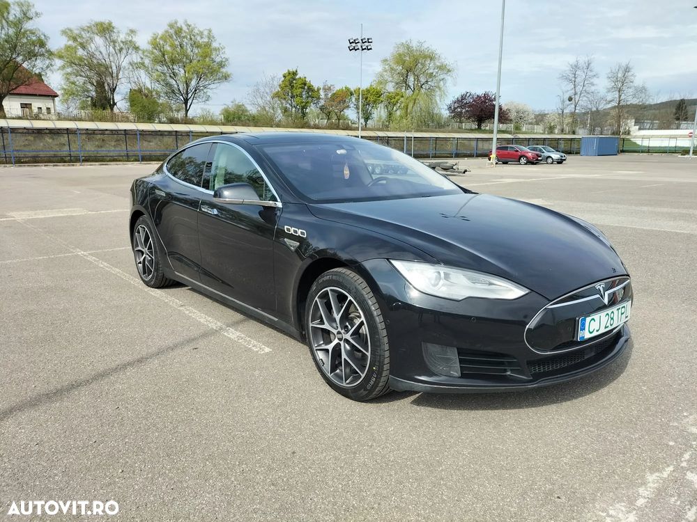 Tesla Model S - 2