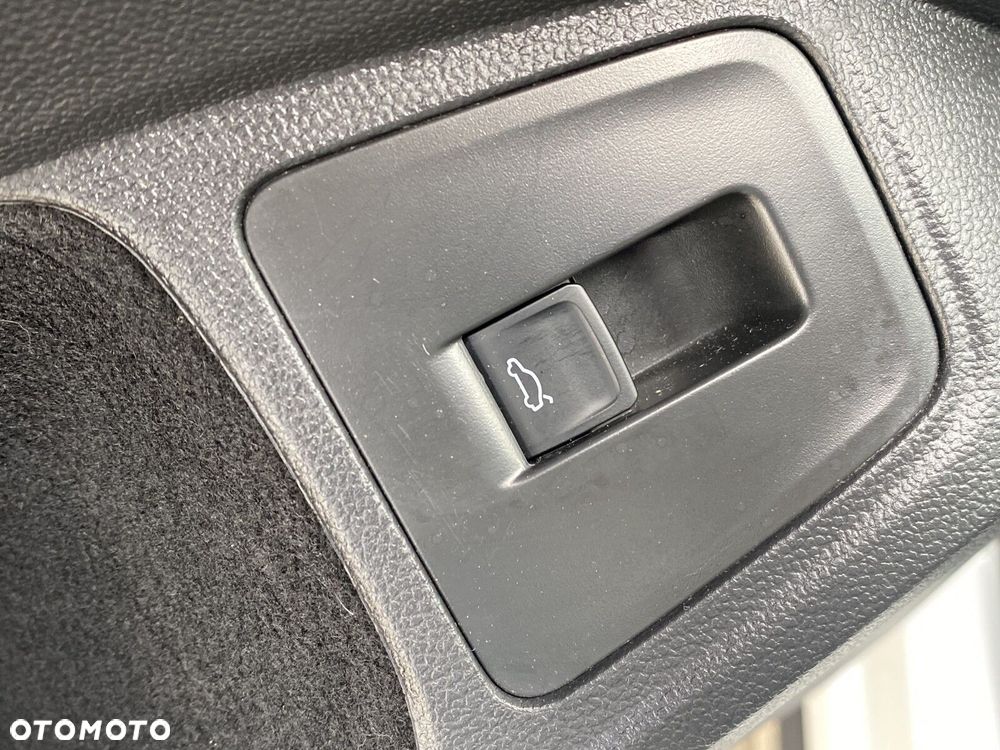 Volkswagen Tiguan Allspace - 11