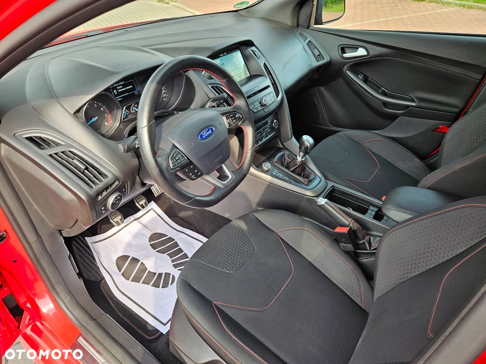 Ford Focus 1.5 EcoBoost STart-Stopp-System ST-LINE - 11