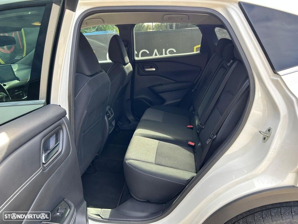 Nissan Qashqai 1.3 DIG-T N-Connecta - 26