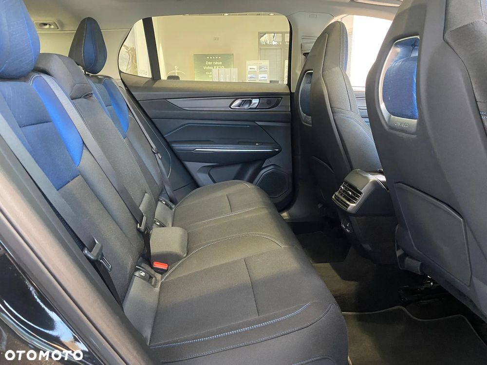 Lynk & Co 01 Standard - 17