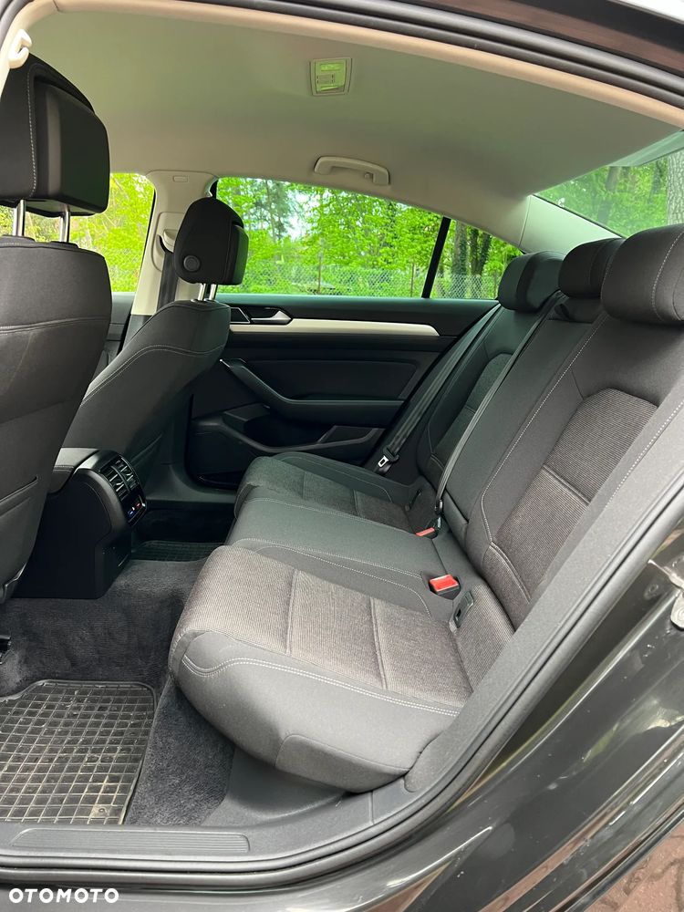Volkswagen Passat 2.0 TDI BMT Comfortline - 17
