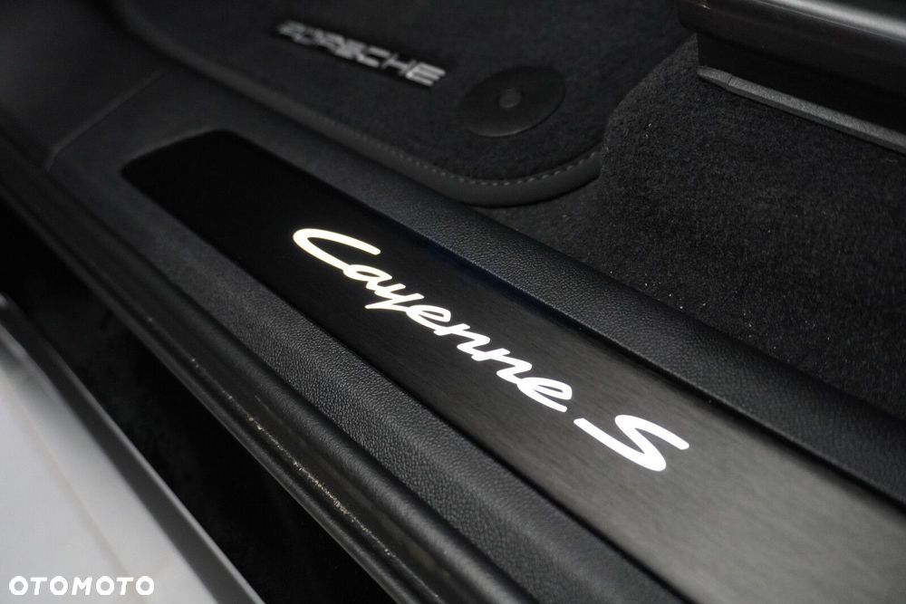 Porsche Cayenne S E-Hybrid PHEV - 21