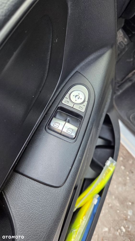 Mercedes-Benz Vito - 21