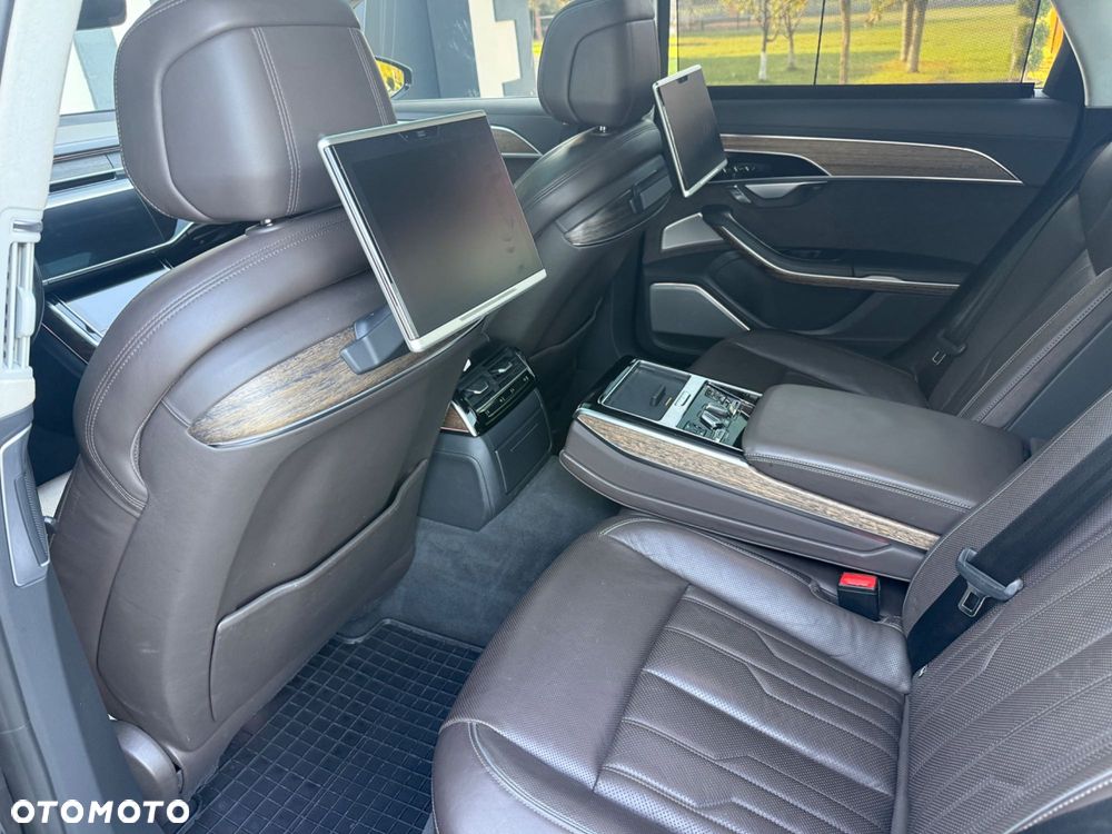 Audi A8 - 8
